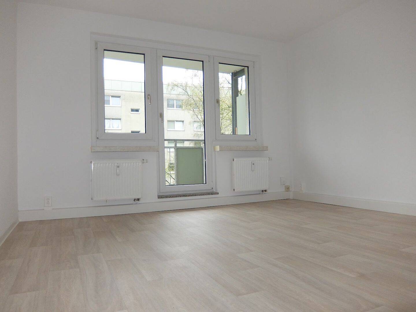 Zuhause im Grünen – Balkon & Park direkt vor der Tür – Chemnitz – Vorschaubild 3