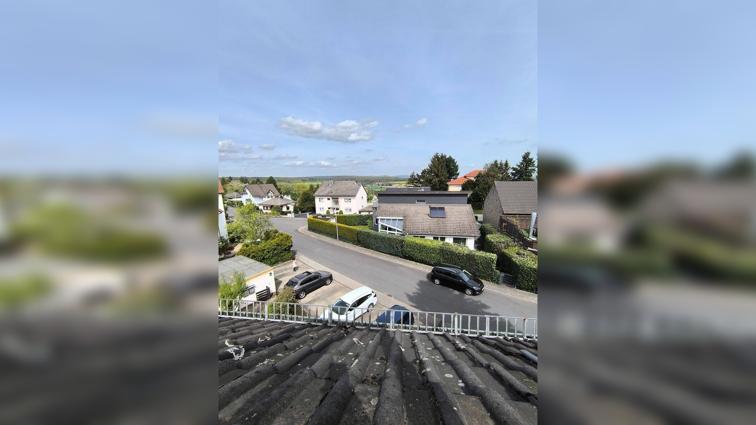 Helle DG Wohnung, mit fast neuer EBK, in einem 3 FH mit Garage und großem Keller, 61267 Neu-Anspach