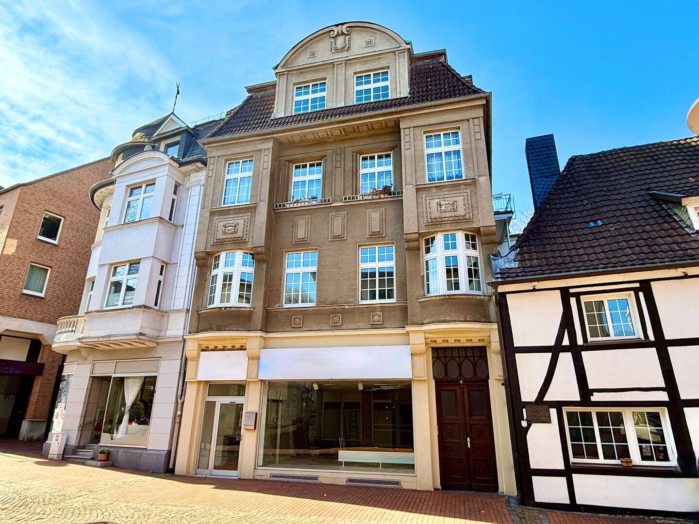 INVESTOREN AUFGEPASST: 3 HÄUSER MIT 5 WOHNUNGEN, 2 LADENLOKALEN, RESTAURANT UND GARTENGRUNDSTÜCK !!!, 58119 Hagen (Hohenlimburg)
