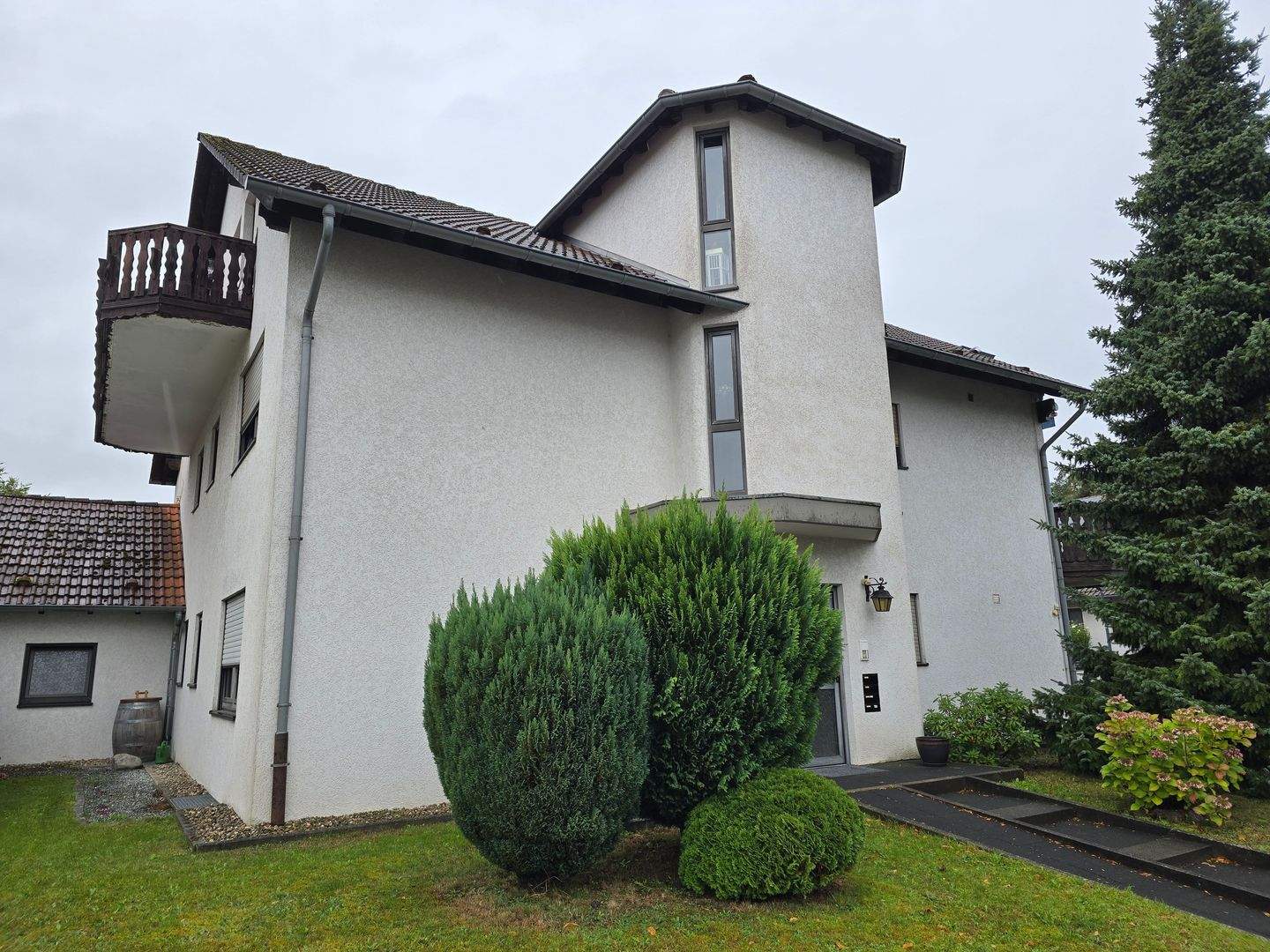 Geräumige 4 ZKB Wohnung mit Garage am Waldrand, 66424 Homburg