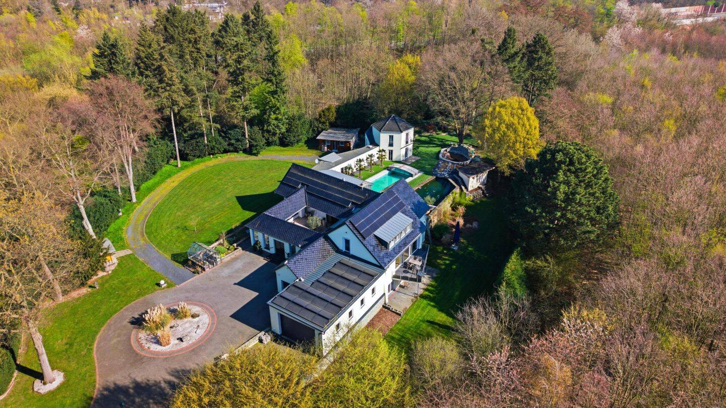 Exklusive Villa in Alleinlage, 41466 Neuss
