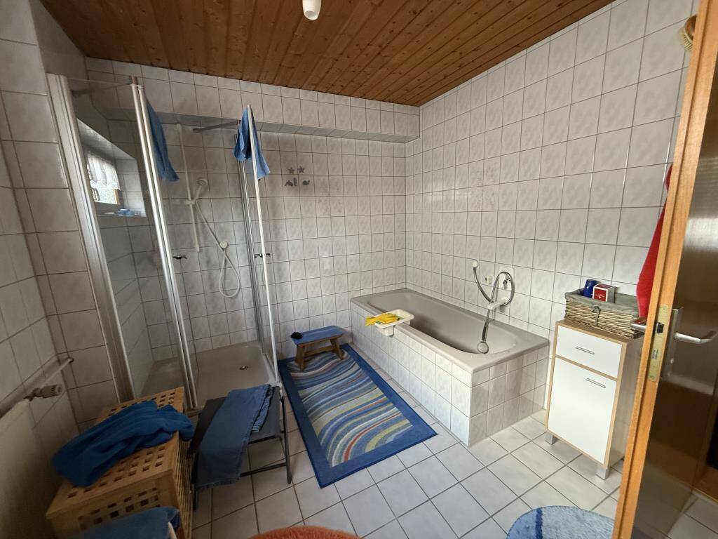 Einfamilienhaus mit Garage in Albstadt-Tailfingen, 72461 Albstadt
