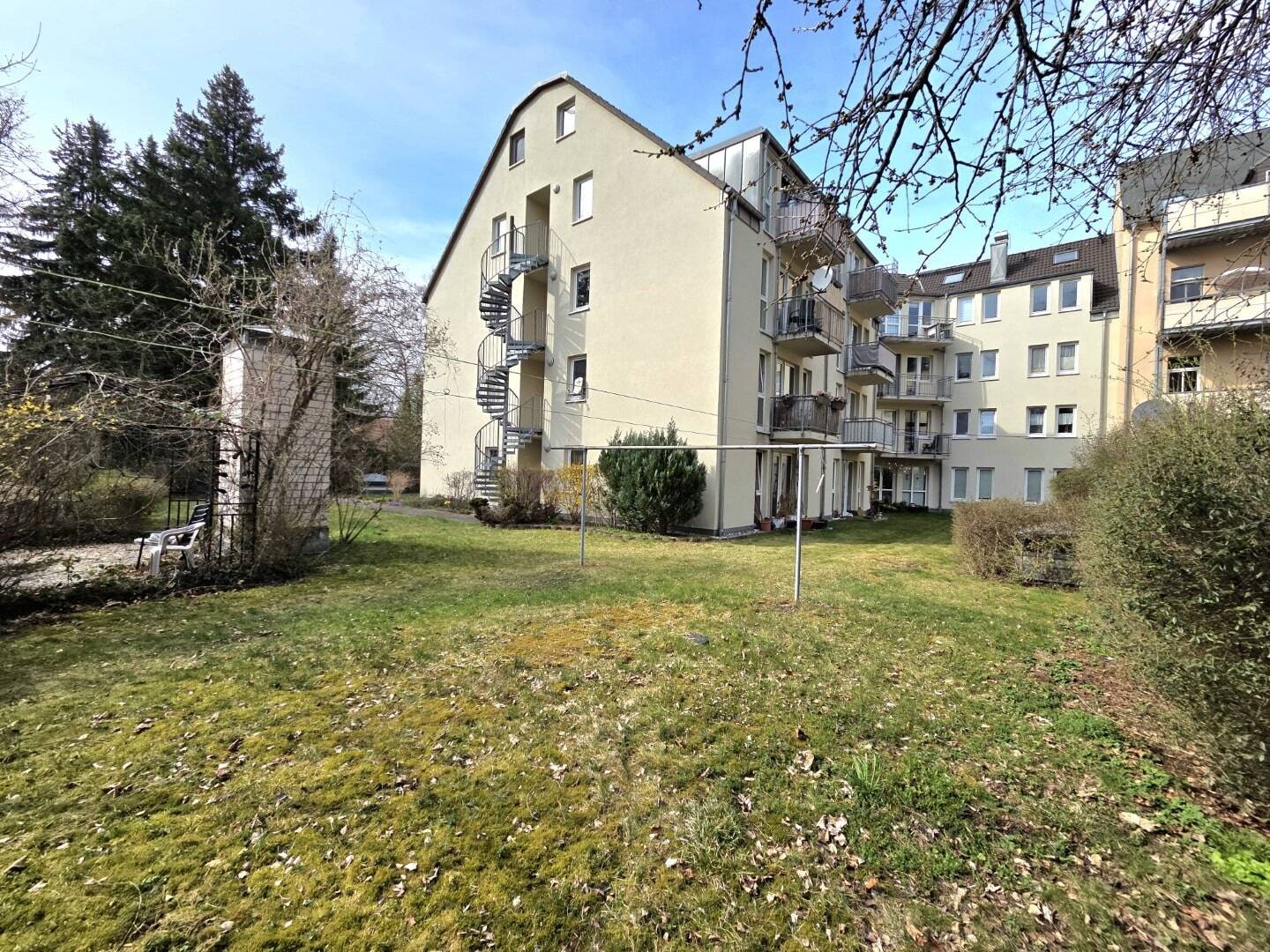 Attraktives Anlageobjekt! 3 vermietete Wohnungen mit TG-Stellplatz im Paket!, 9125 Chemnitz (Altchemnitz Bernsdorf Erfenschlag Harthau Reichenhain)