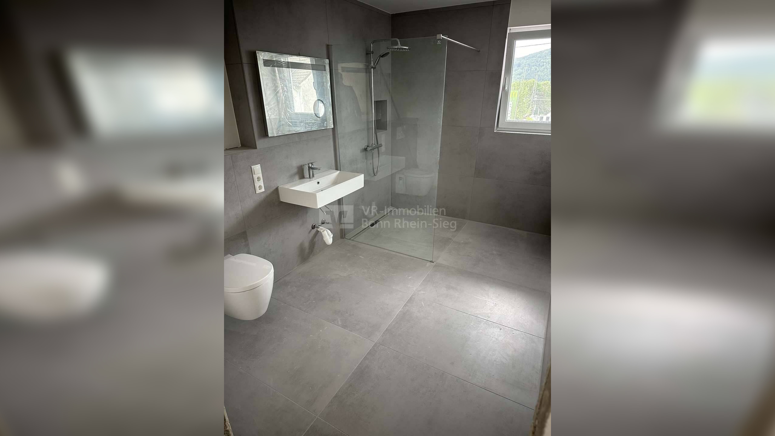 Ansprechende, moderne, helle Eigentumswohnung mit drei Zimmern, 53424 Remagen