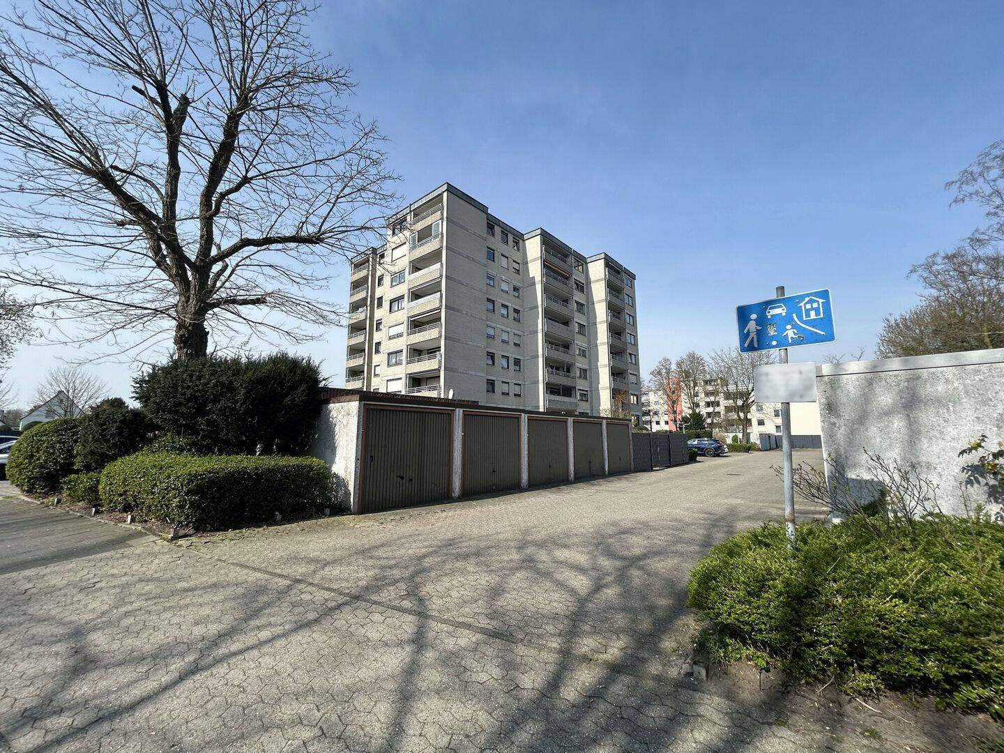 Inklusive Ausblick über Rheine! Sanierungsbedürftige 3-Zimmer-Etagenwohnung im Stadtteil Dutum, 48431 Rheine