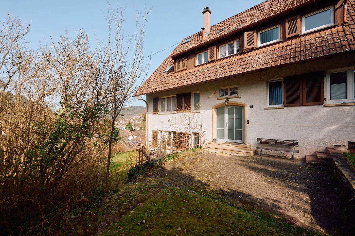 Traumhafte Aussichtslage: Mehrfamilienhaus mit viel Platz und Potenzial, 78713 Schramberg