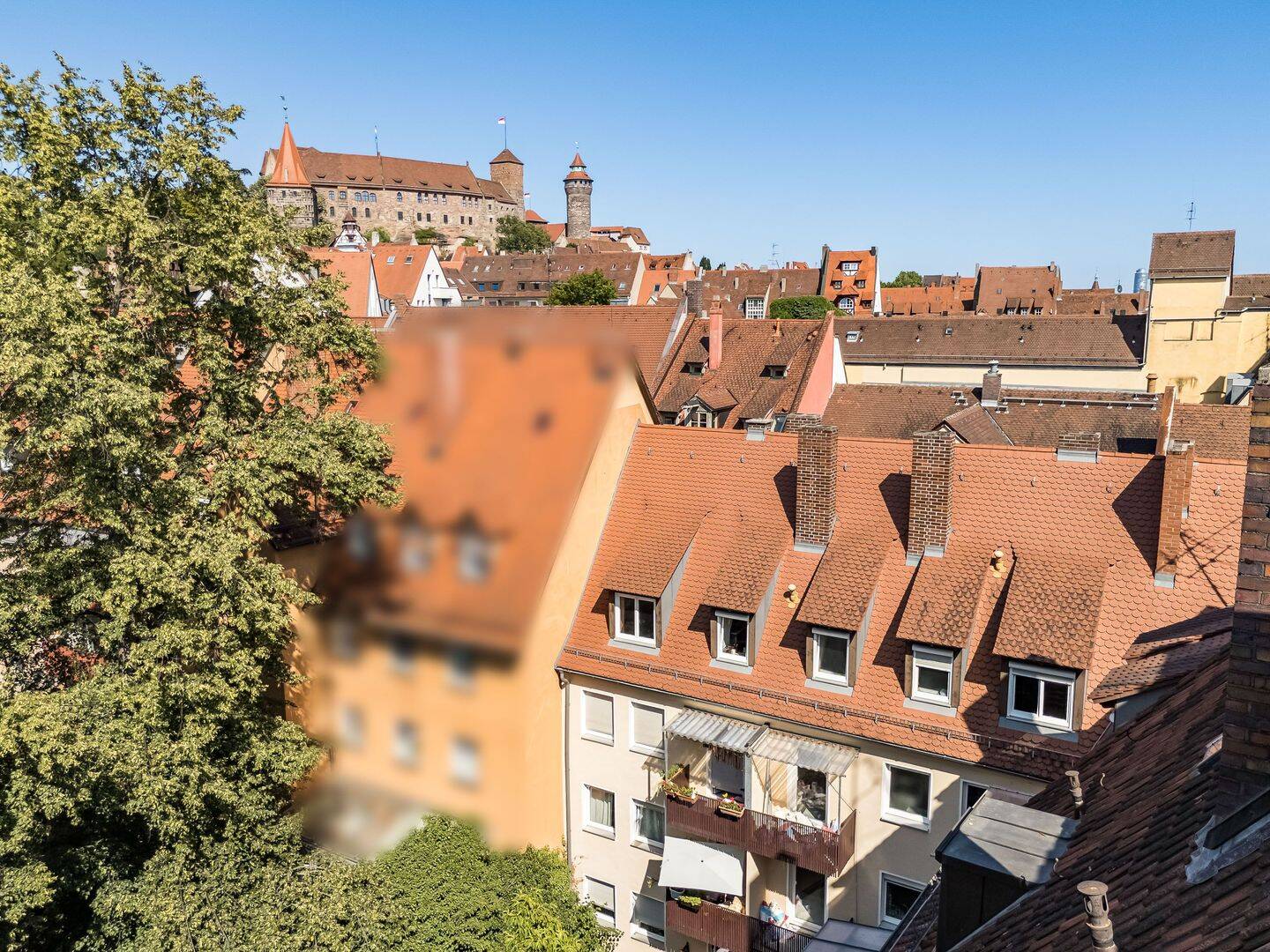 Stilvoll kernsanierte 3-Zimmer-Wohnung (6) in unmittelbarer Burgnähe – Nürnberg – Vorschaubild 3