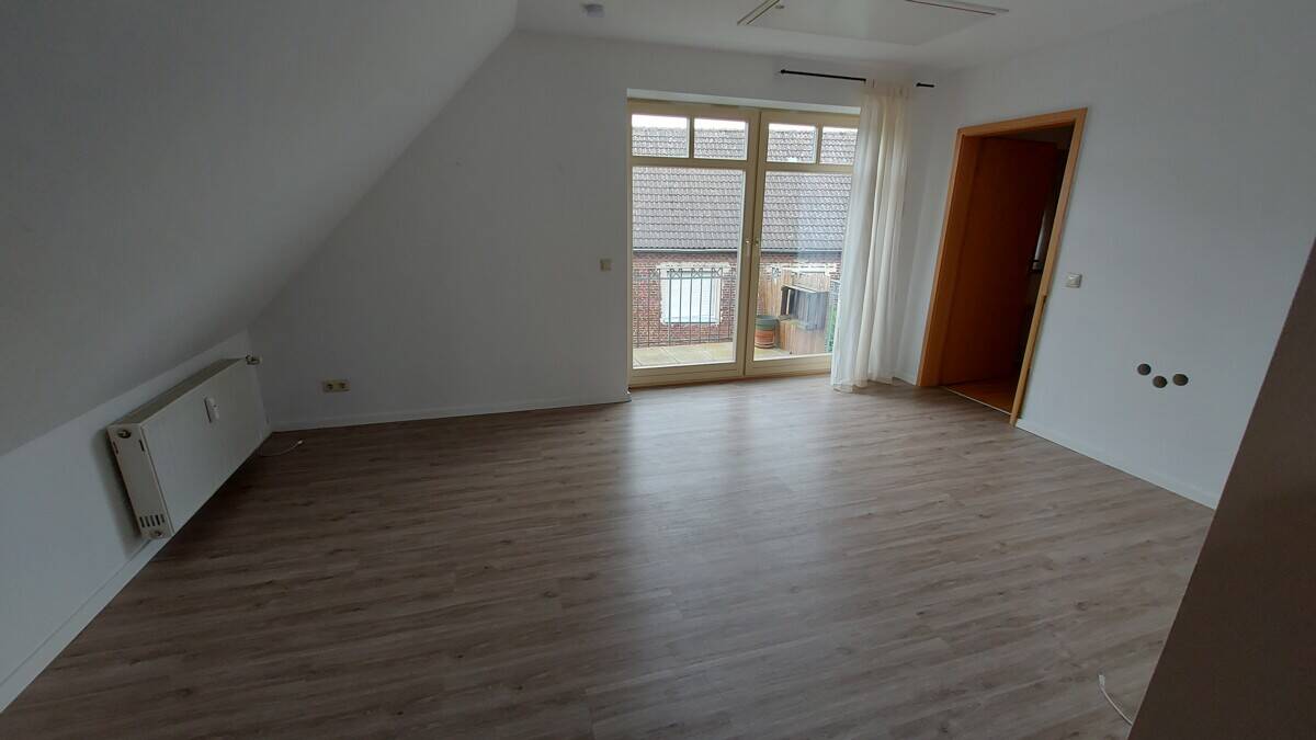 Dachgeschosswohnung mit 2 Zimmern in Ampen!, 59494 Soest