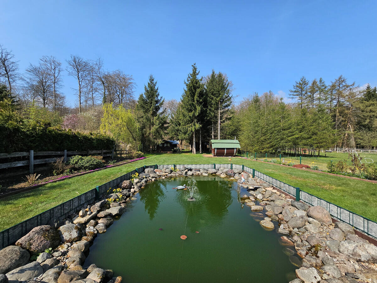 Idyllisches Waldidyll: Sauna, Wintergarten, riesigem Gartenparadies!, 25548 Kellinghusen