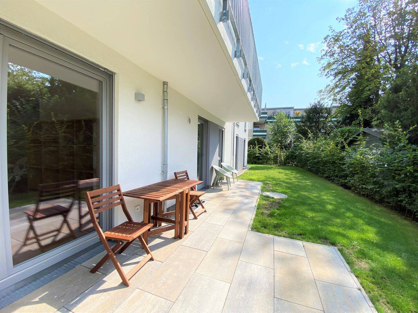 Einziehen und wohlfühlen! Hochwertige 4-Zimmer-Wohnung mit viel Sonne! – 22143 Hamburg – Vorschaubild 3