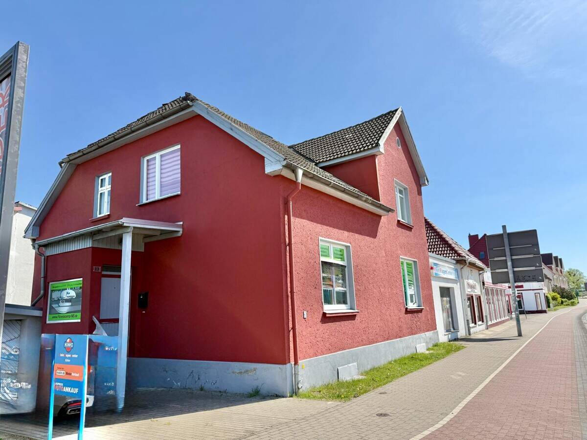 HORN IMMOBILIEN++ Neubrandenburg, Wohn- und Geschäftshaus in guter Lage, mit Keller und Stellplatz, 17033 Neubrandenburg