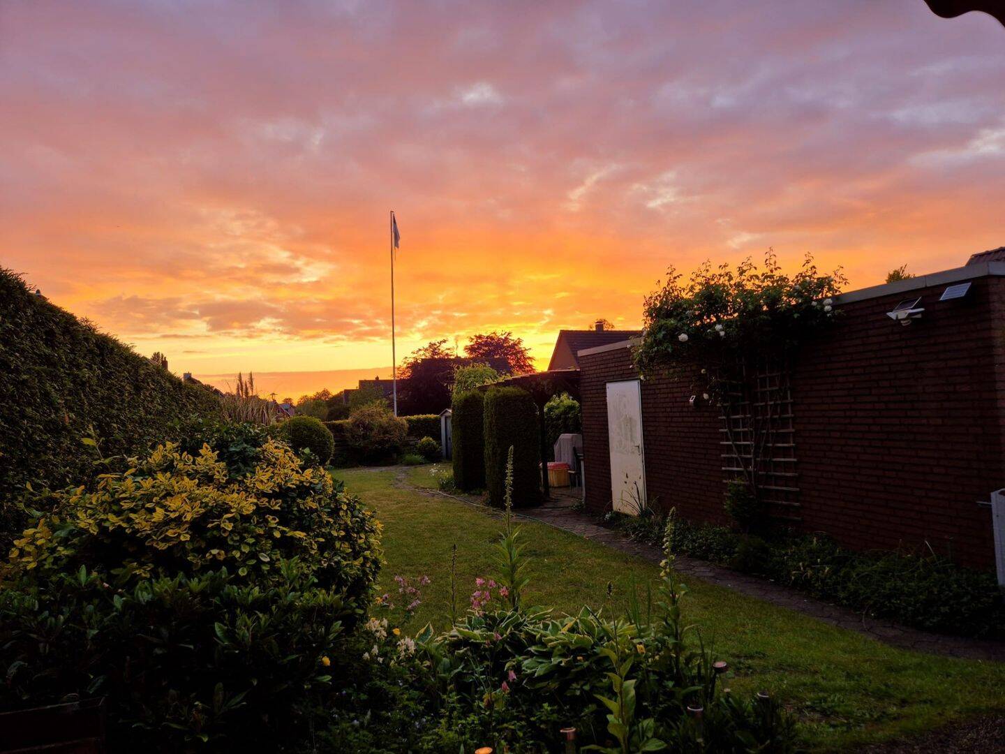 Doppelhaushälfte mit Garage, Garten & ausgebautem Dachboden – Viel Platz für Ihre Ideen, 26871 Papenburg