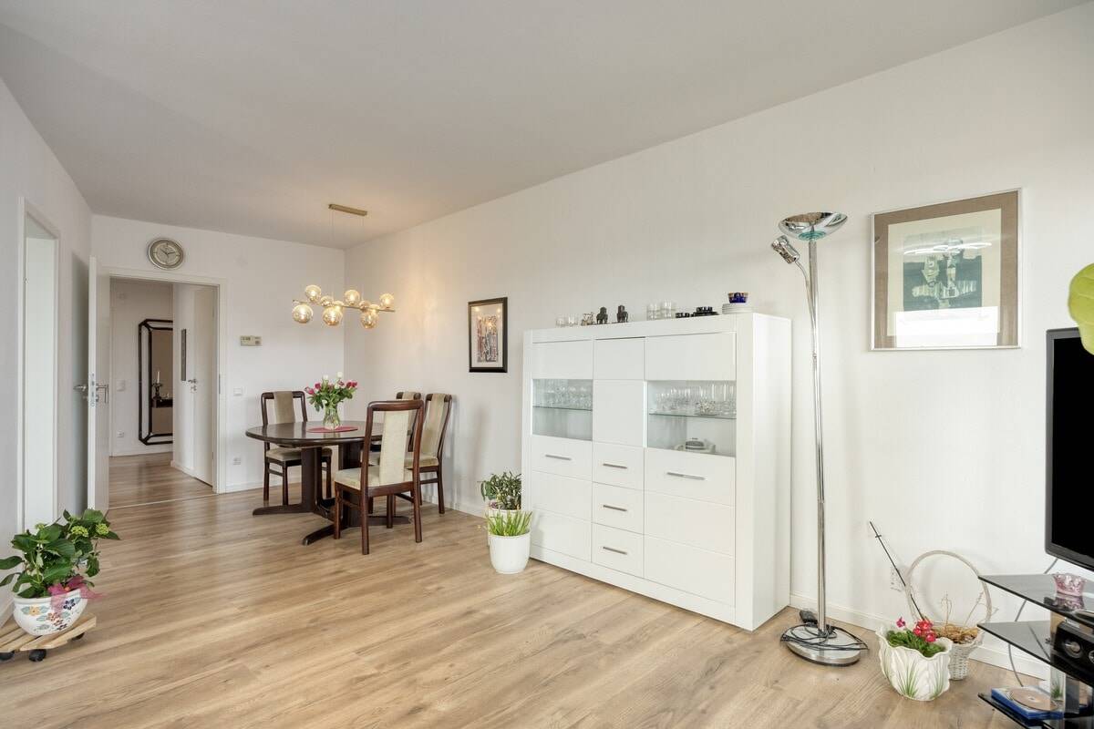 Stilvoll modernisierte 3-Zimmer-Wohnung mit Weitblick & Tiefgarage, 46284 Dorsten