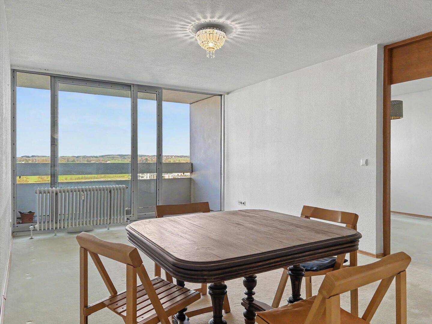 Wohnen mit Weitblick: helle 2-Zimmer-Wohnung mit traumhaftem Ausblick in Neu-Ulm/Ludwigsfeld, 89231 Neu-Ulm