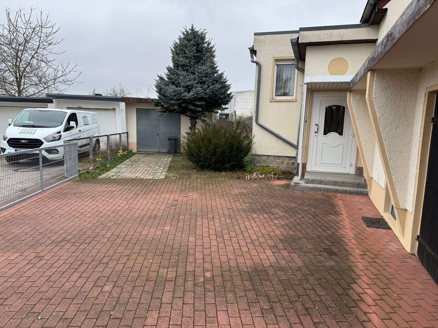 Freistehendes EFH in einer kleinen Wohngegend, 39240 Calbe (Saale)