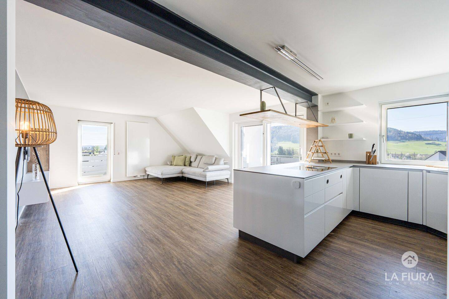 LFI | Traumwohnung für höchste Ansprüche | Erstbezug nach Kernsanierung | 4,5 Zimmer, zwei Balkone, 79774 Albbruck