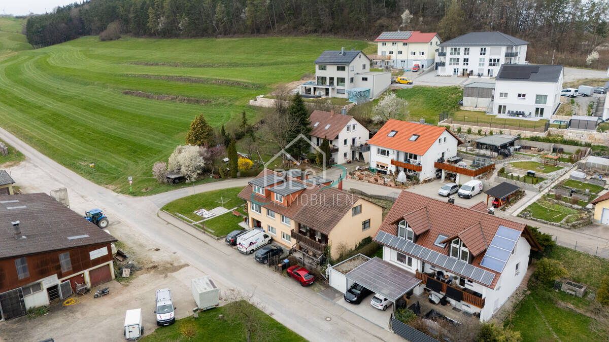 Doppelhaushälfte mit Ausbaupotenzial in ruhiger Lage, 74426 Bühlerzell