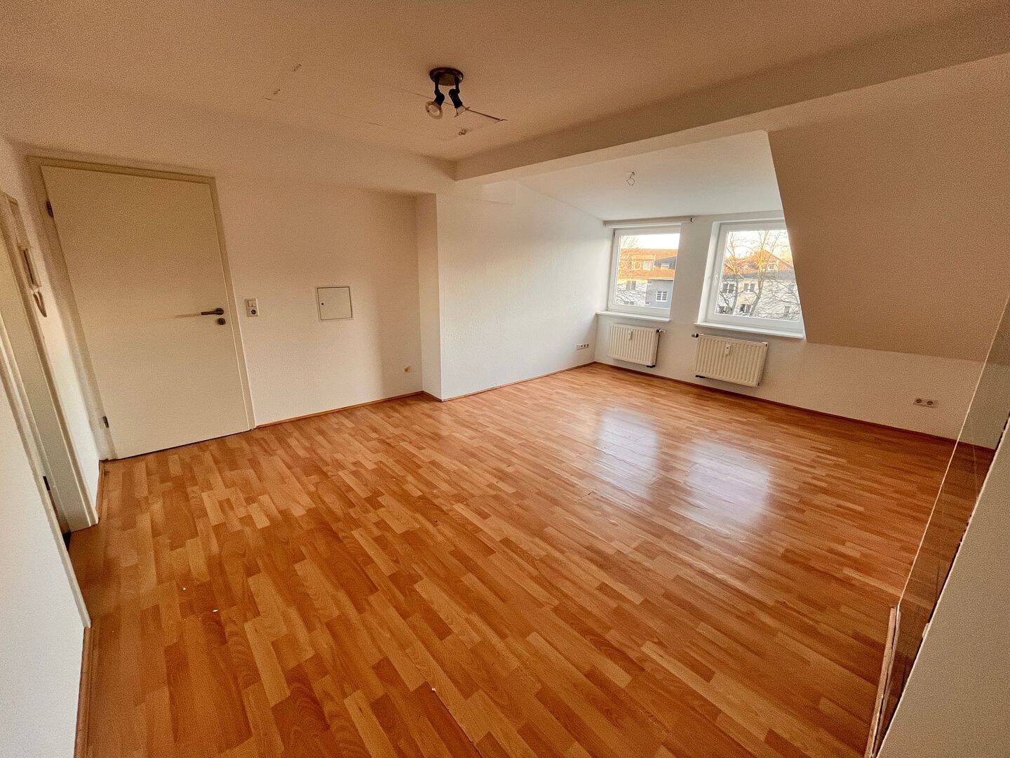 Ruhige 2-Zimmerdachgeschoßwohnung in Köln-Höhenberg – 51103 Köln – Vorschaubild 3