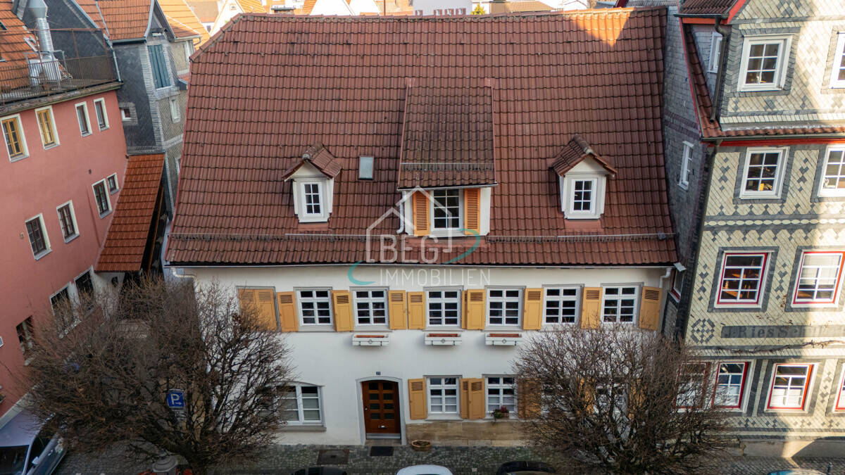 image-72347921