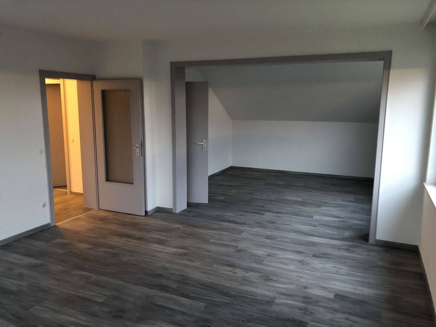 Renovierte 3-4 Zimmerwohnung mit Balkon in Hiddesen, 32760 Detmold