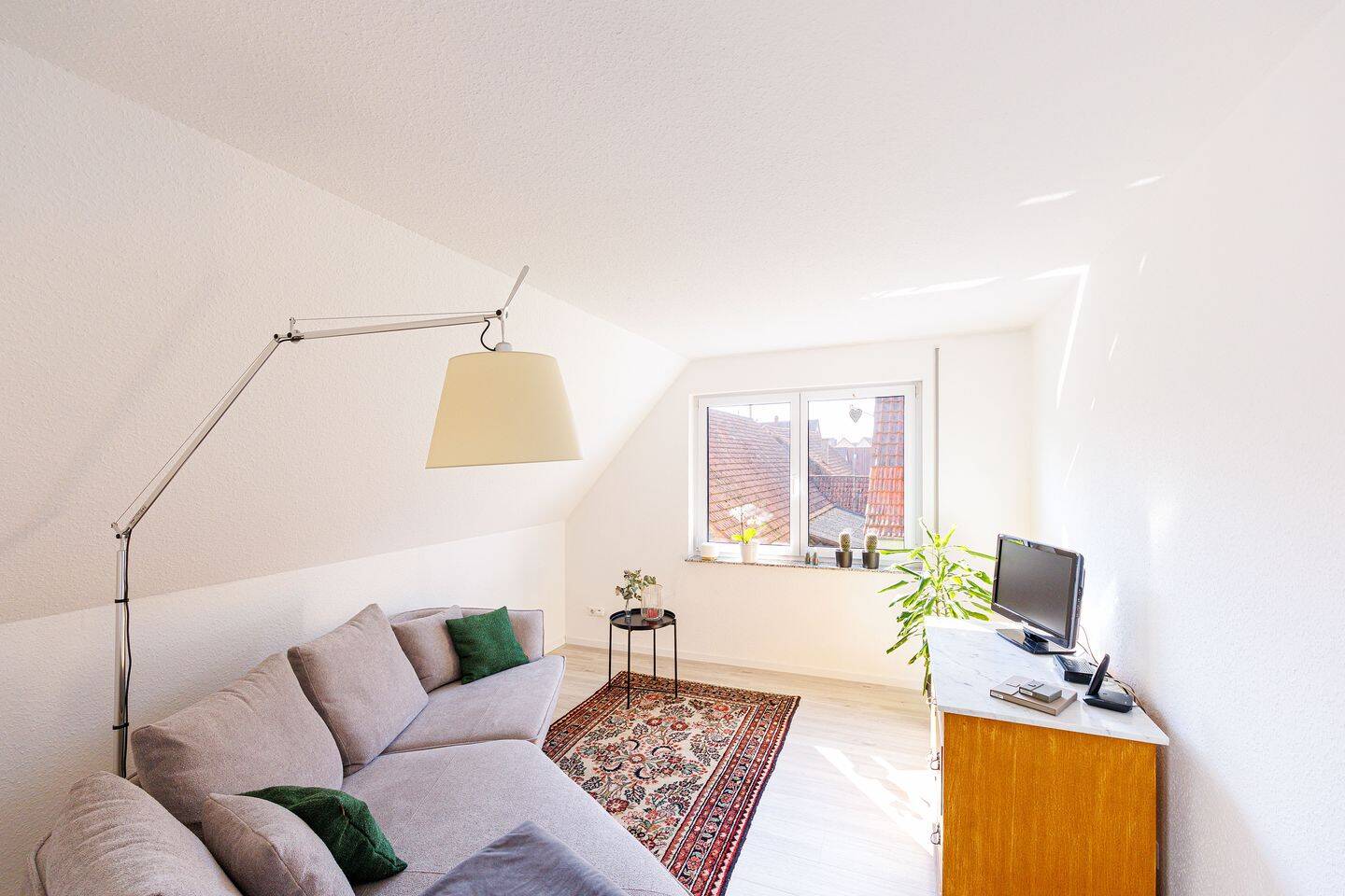 Weitblick: Dachgeschossliebe mit viel Licht!, 71735 Eberdingen