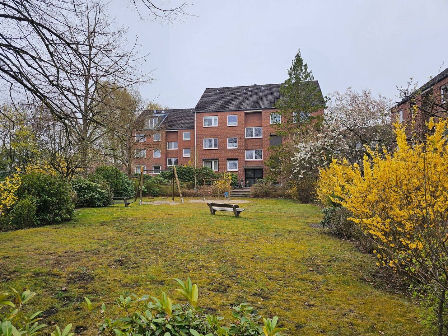 viel Patz! – 4,5 Zi. Maisonette-Whg in bester Lage von Halstenbek, 25469 Halstenbek