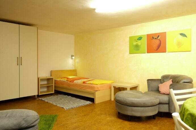 großzügige Einliegerwohnung in Aichtal, – WOHNEN AUF ZEIT –, 72631 Aichtal