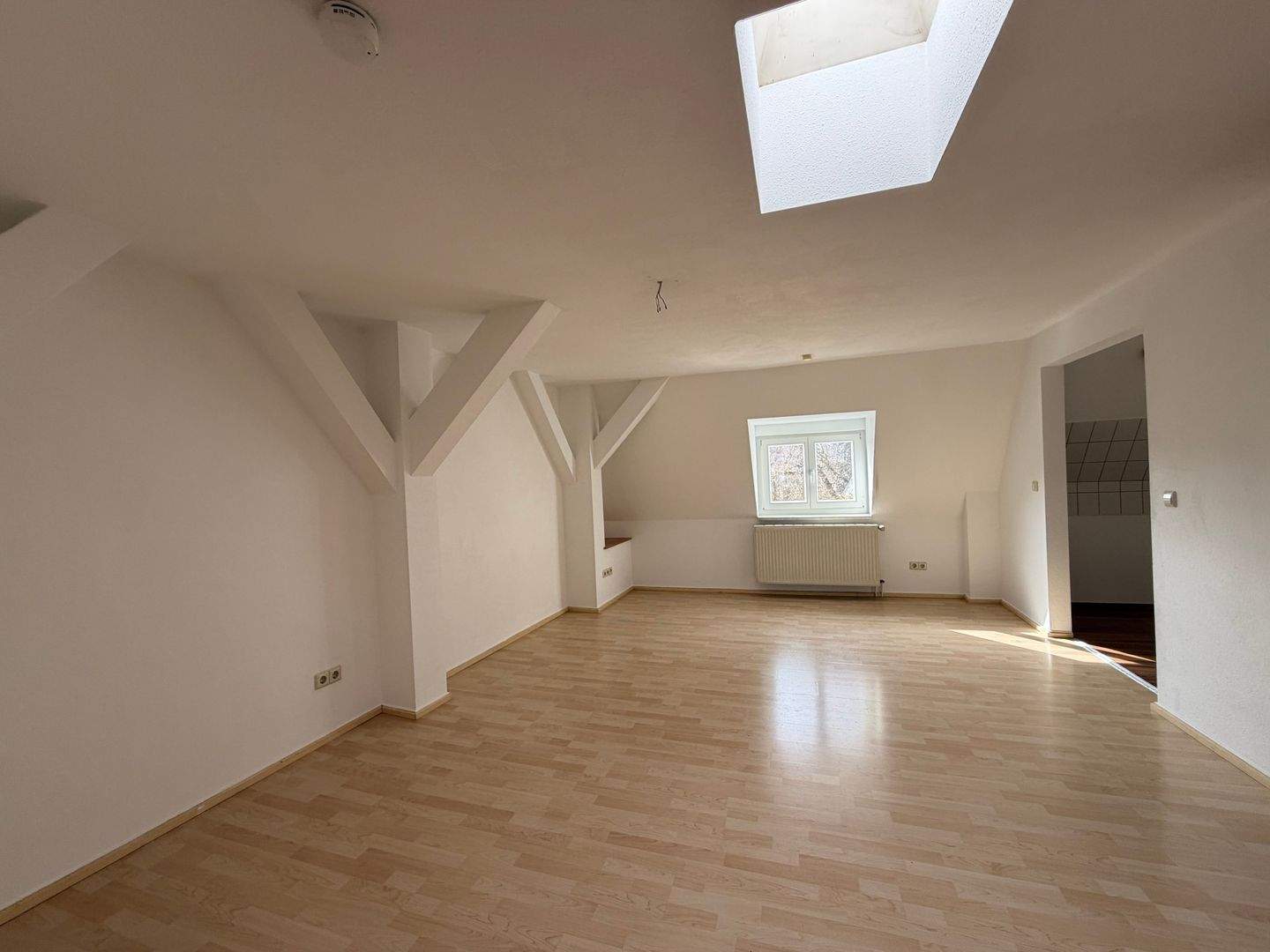 Charmante 3-Zimmer-Wohnung mit Gestaltungspotenzial, 99423 Weimar (Altstadt Innenstadt Nordvorstadt Südstadt Westvorstadt)