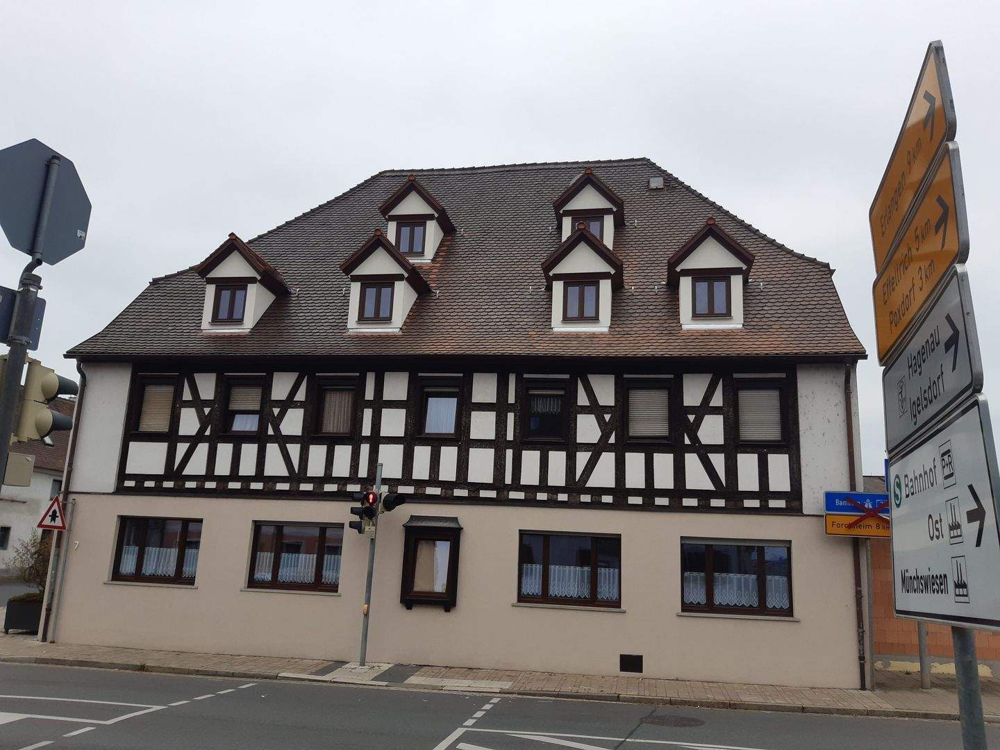 Preisreduzierung! Sehr gut vermietbare EG-Wohnung in Baiersdorf (z.B. Studenten/Siemens/etc.) im Einzel-Denkmal mit Sonder-AfA, 91083 Baiersdorf
