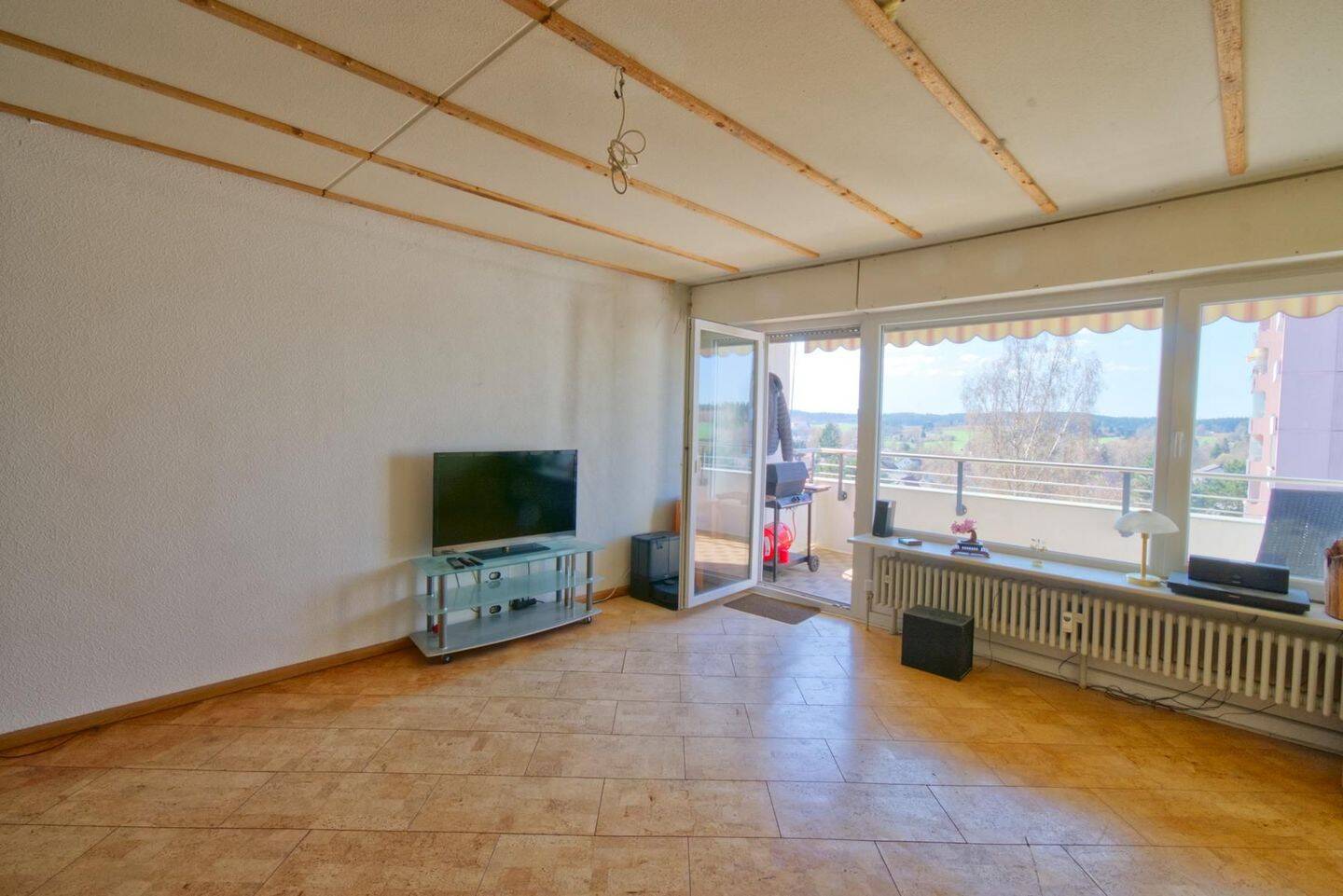 Helle 3 Zimmerwohnung mit Ausblick, Aufzug und Tiefgaragen-Box, 78056 Villingen-Schwenningen