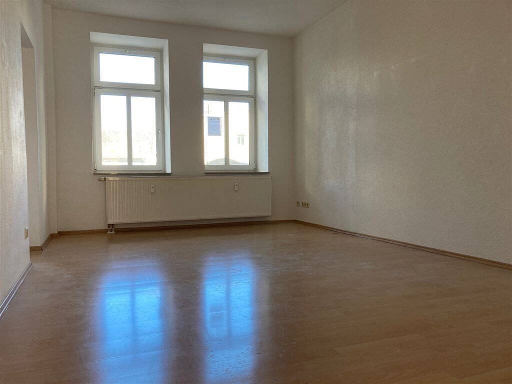 WOHNUNG GESUCHT? …3 Zimmer + Balkon + Stellplatz + Aufzug im Haus :)