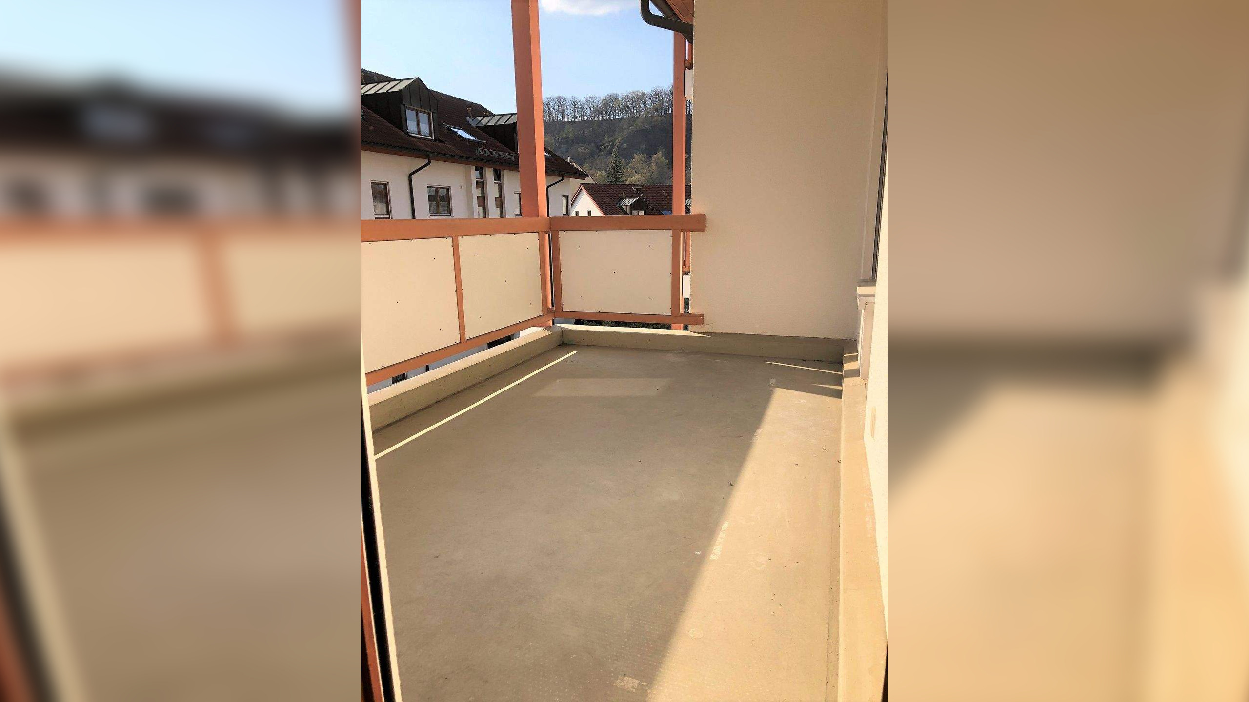 Sonnige 2-Zimmer-Wohnung mit Südwest-Balkon und Tiefgarage in Freital Hainsberg, 1705 Freital