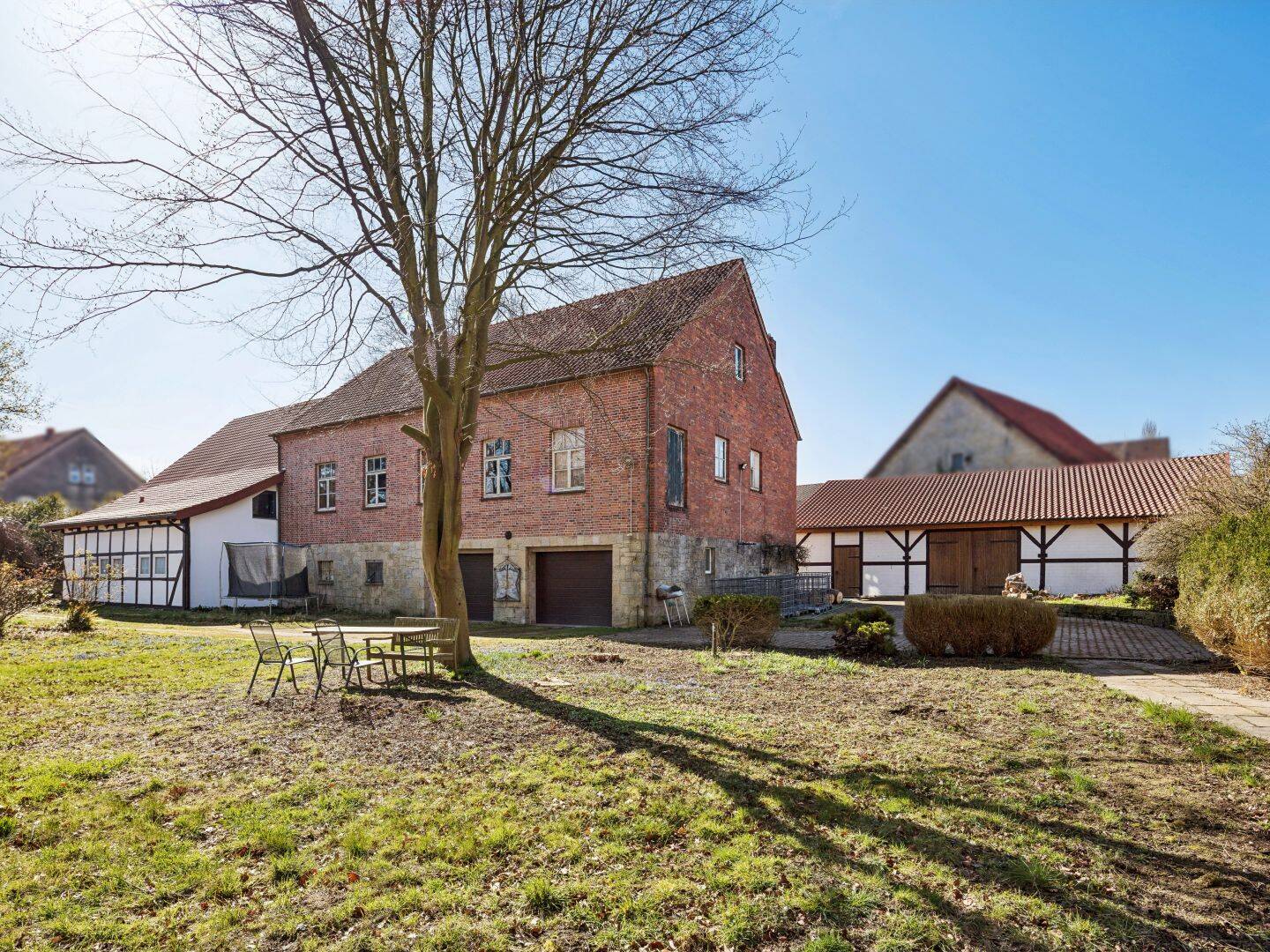 Mit Liebe restaurierter Resthof mit diversen Gebäuden in ländlicher Lage von Weenzen-Duingen, 31089 Duingen (Weenzen)