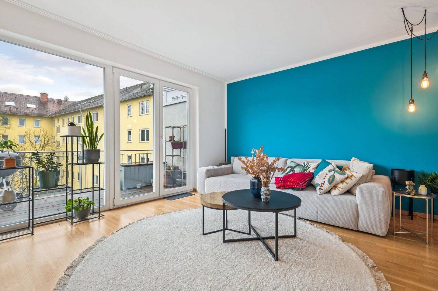 Großzügig & Lichtdurchflutet: Neuwertige 3-Zimmer-Wohnung mit Süd-Balkon & hochwertiger Ausstattung – 80807 München – Vorschaubild 3