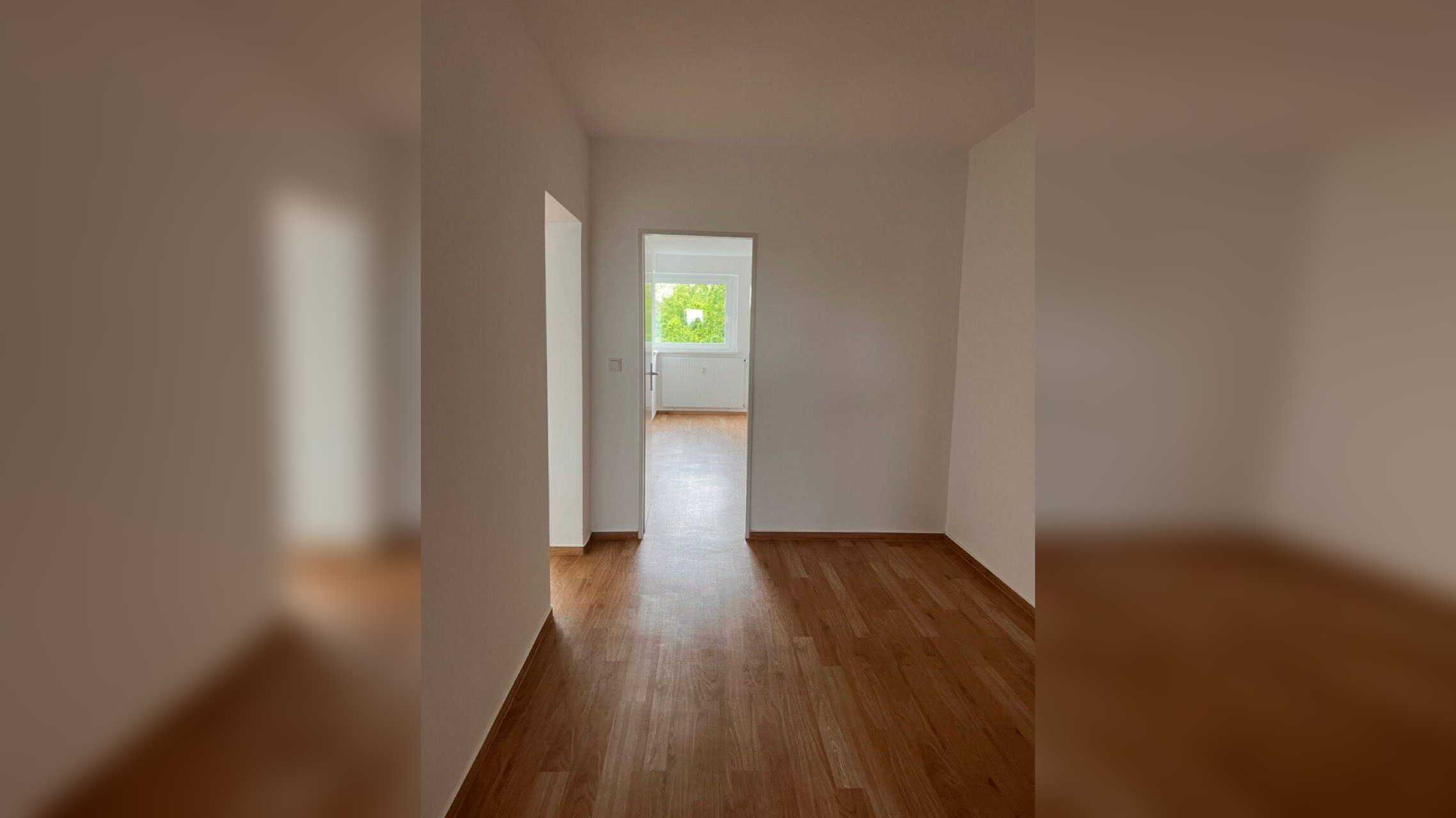 Großzügige 3 Zimmerwohnung in der 8. Etage mit Blick über den Grunewald! – 14055 Berlin – Vorschaubild 3