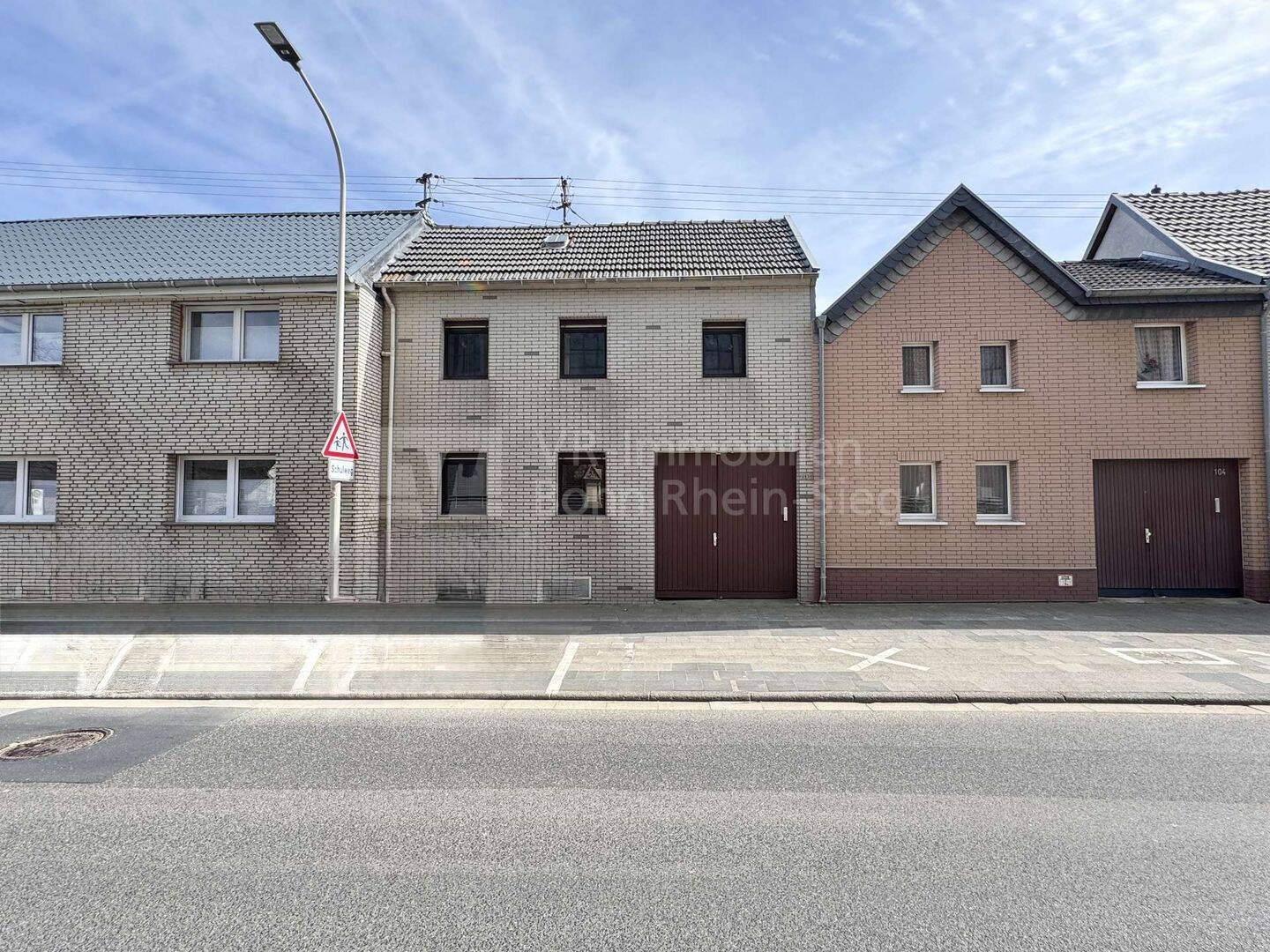Sanierungsobjekt auf großem Grundstück mit Nebengebäude – Zugang zu Parallelstraße!, 53919 Weilerswist