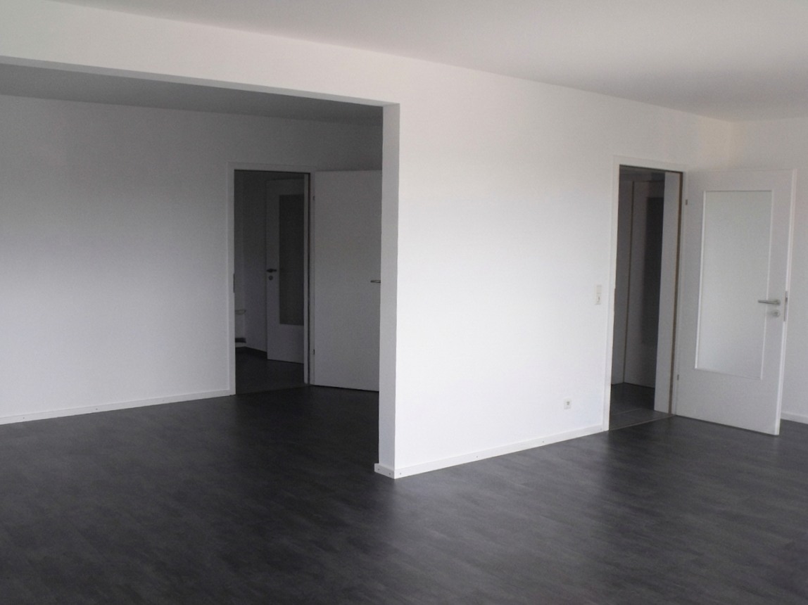 Große 4-Zi.-Whg., VS-Villingen!!! 7.OG, ca. 130m² Wfl.,großer Balkon, HSM-Service!!! Renoviert & sehr gut vermietet!!!, 78048 Villingen-Schwenningen