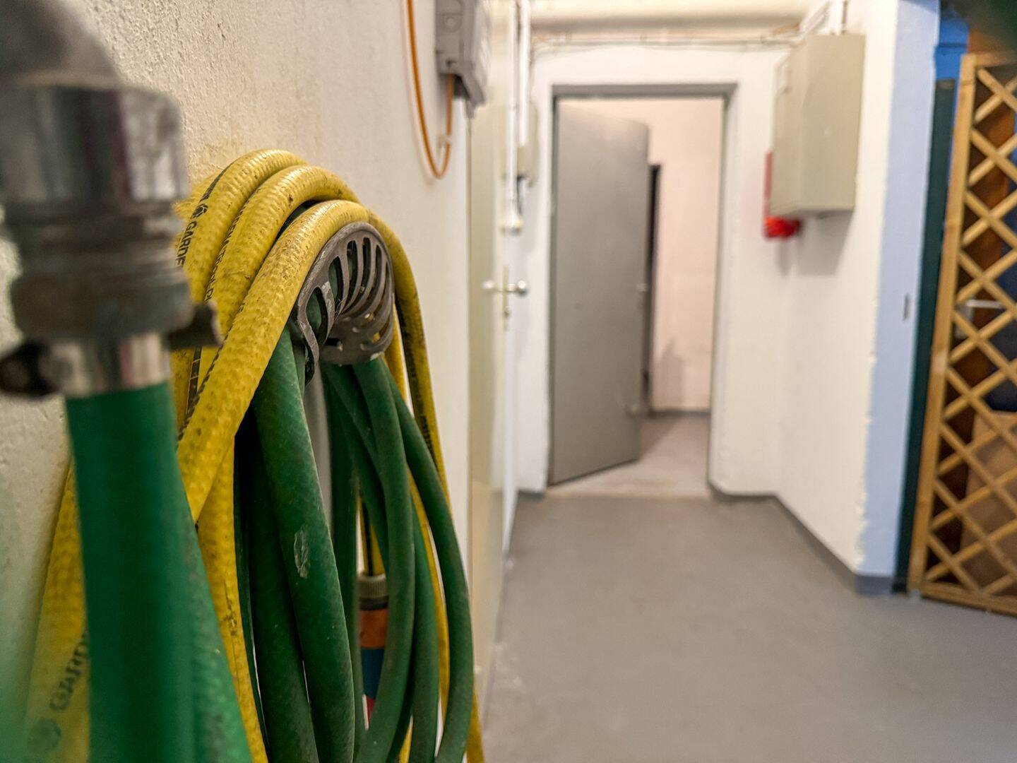 Vollvermietetes Mehrfamilienhaus mit Gewerbeeinheiten in zentraler Lage von Meerbusch-Büderich, 40667 Meerbusch
