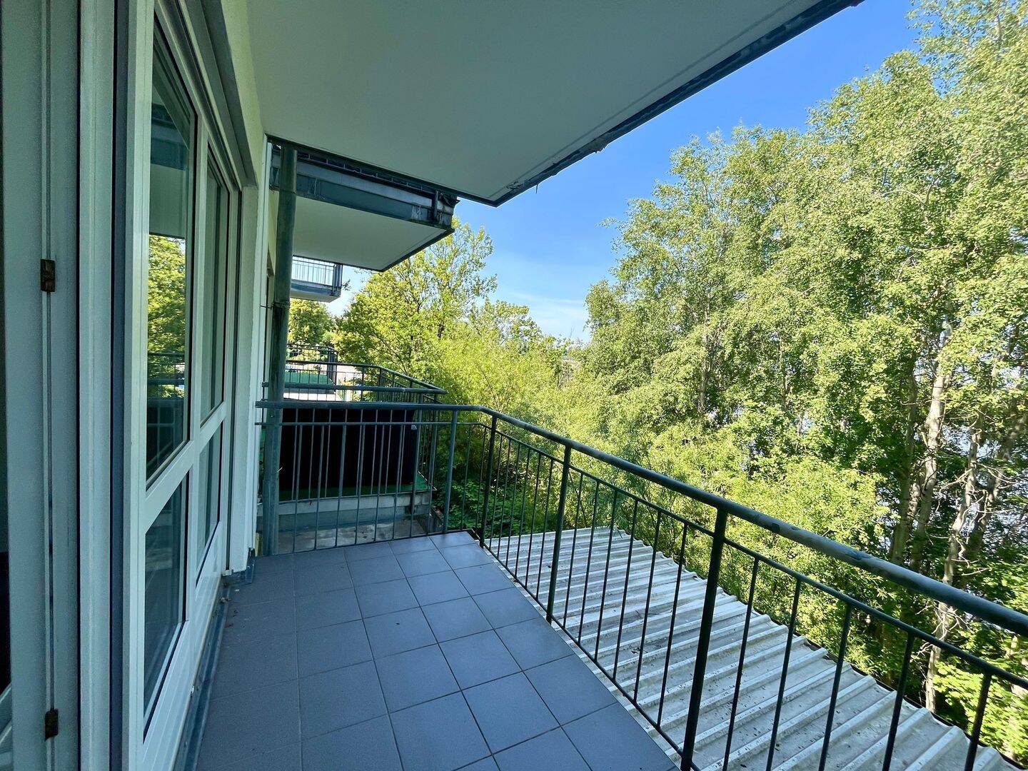 Schöne Wohnung mit modernem Bad und Balkon – Chemnitz – Vorschaubild 3