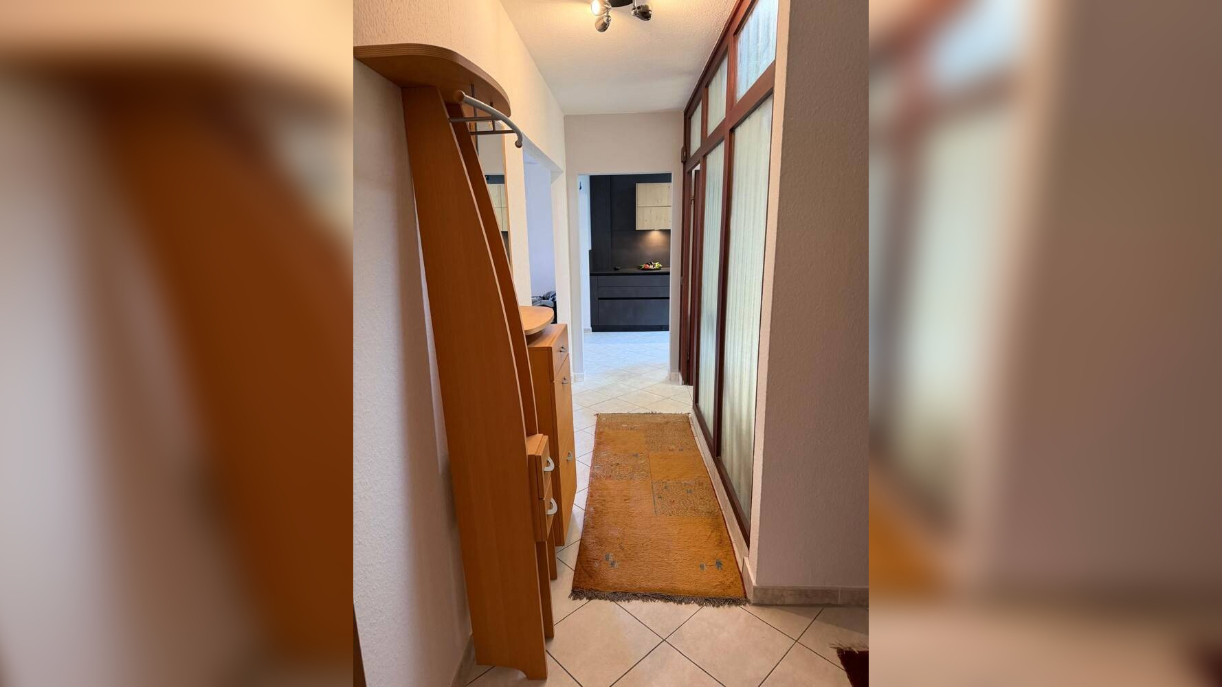 Einfamilienhaus mit Einliegerwohnung in gehobener Ausstattung mit Garage und Carport in Garbsen-Mitte, 30823 Garbsen