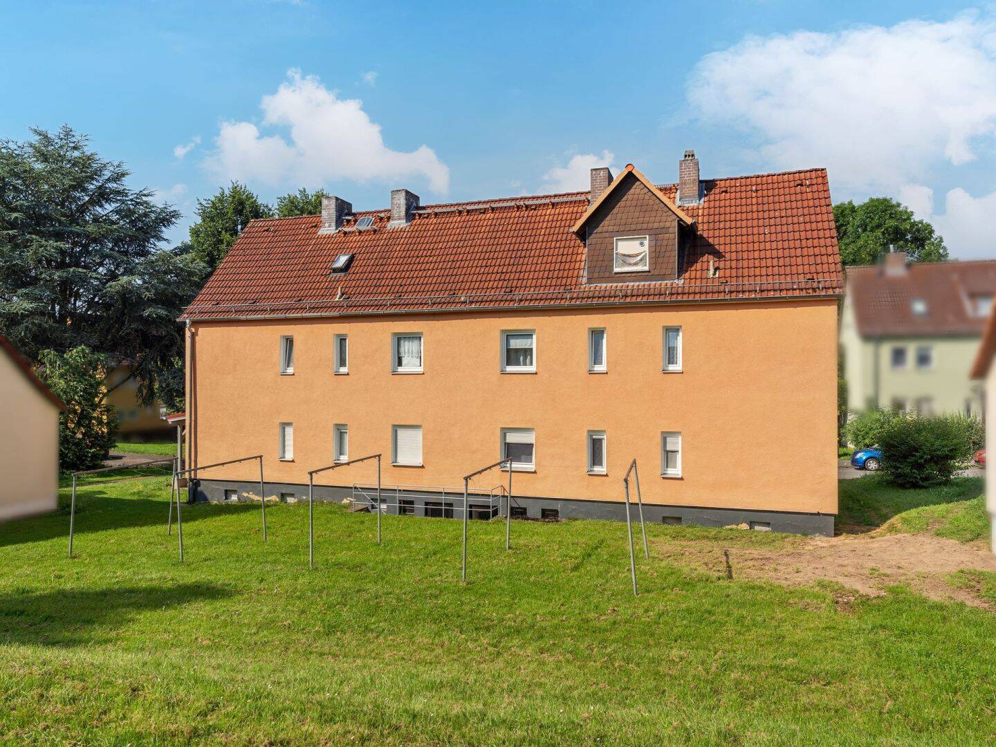 Charmantes Mehrfamilienhaus mit drei Wohneinheiten in Kassel, 34127 Kassel