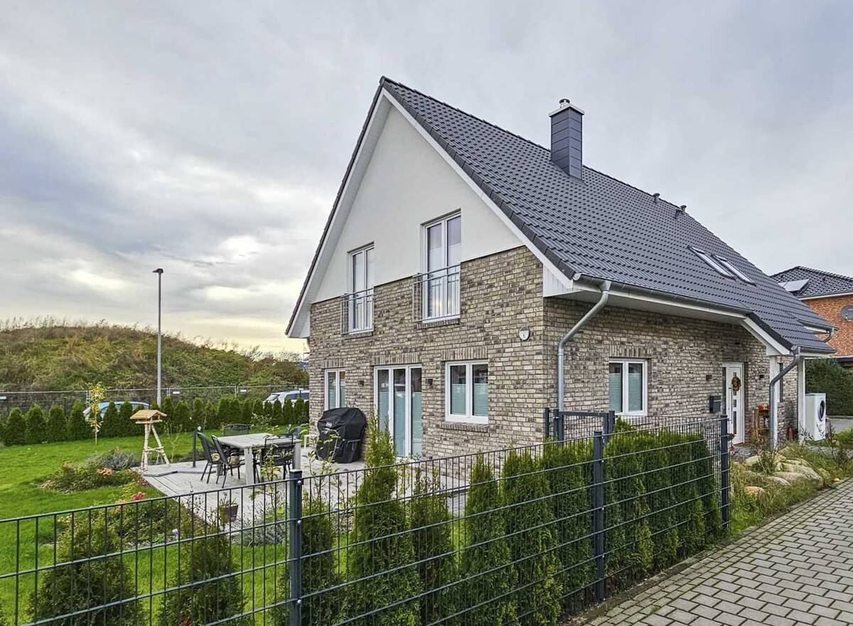 Neubauplanung – Familienhaus im klassischen Stil – Niedrigenergiehaus EH40 mit Wärmepumpe & PV-Anlage, 25712 Burg (Dithmarschen)