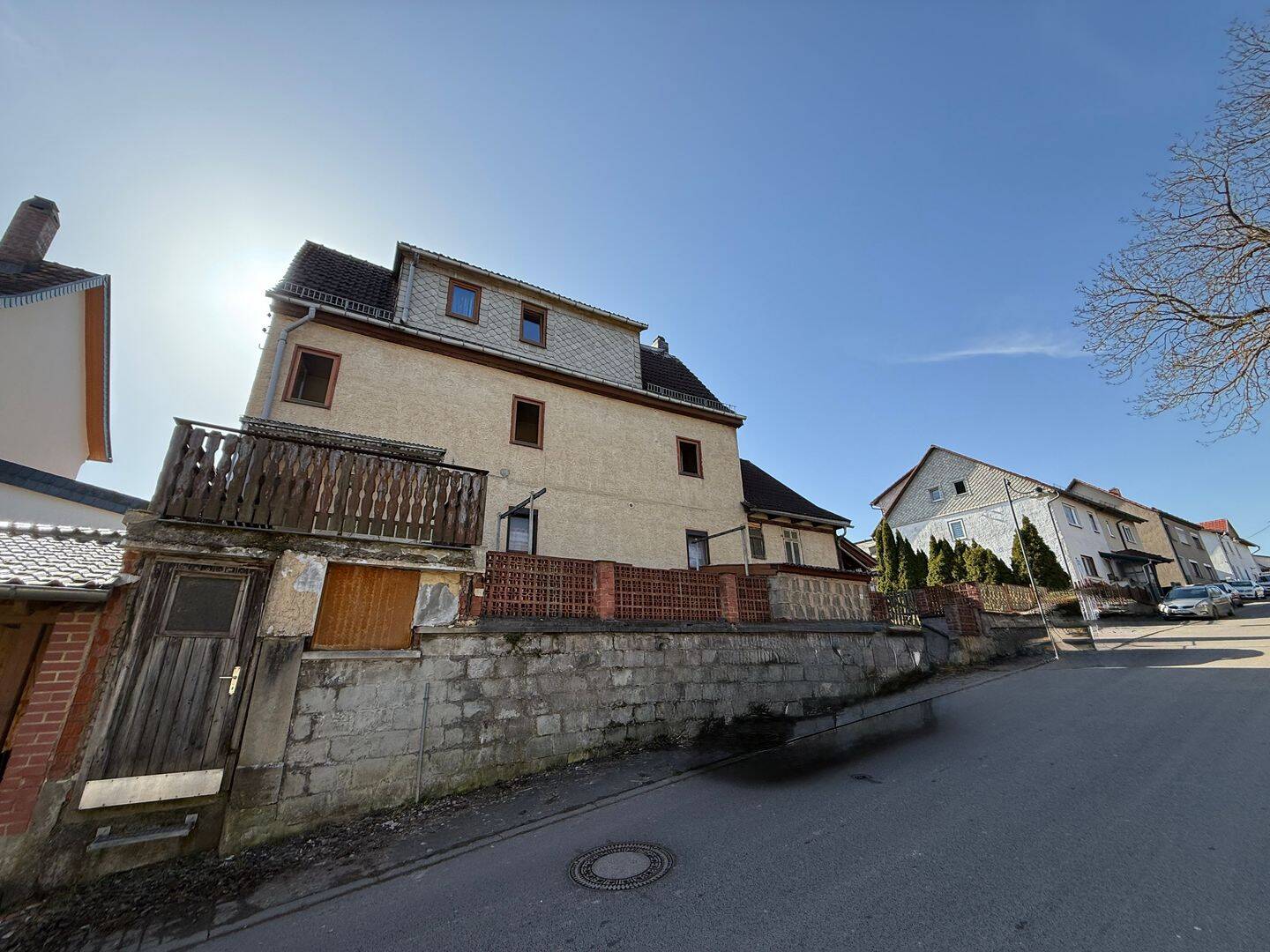 Eigentumswohnung im Zweifamilienhaus mit Entwicklungspotenzial, 98617 Meiningen (Walldorf)