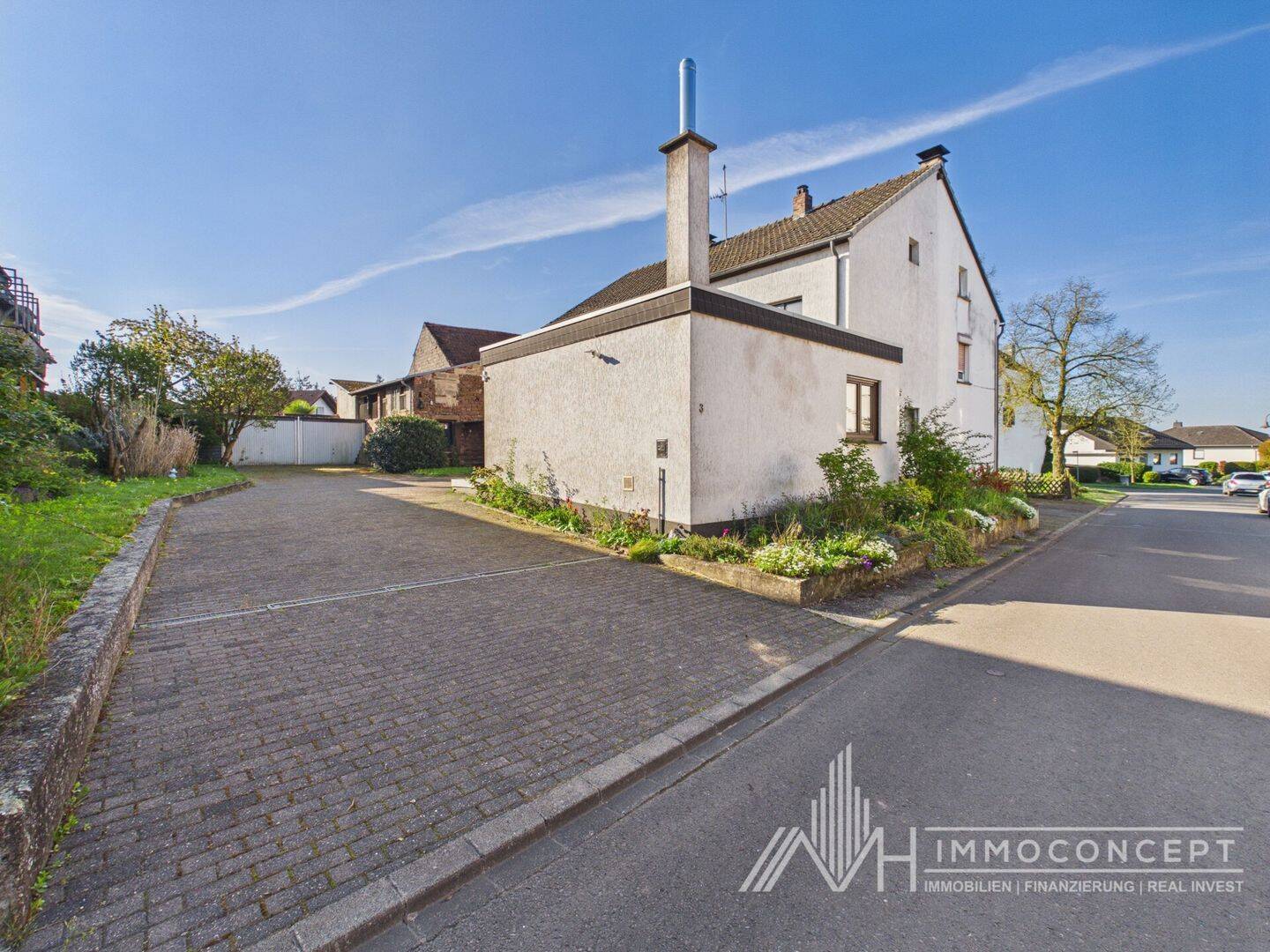 Doppelhaushälfte in 54516 Wittlich | Doppelgarage | Balkon und Terrasse | Scheune, 54516 Wittlich