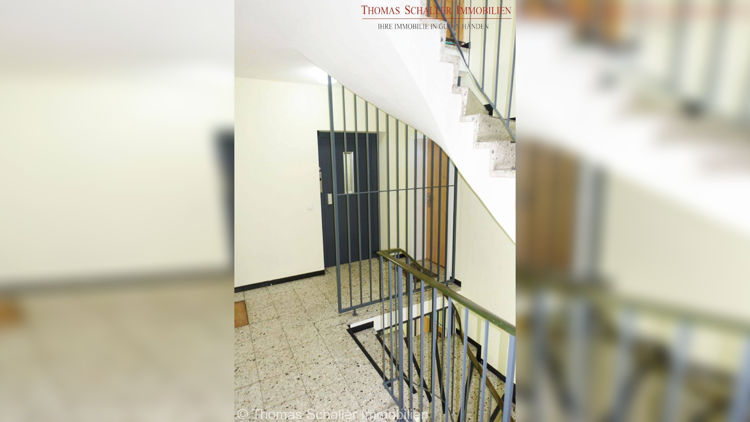 BEZUGSFREI ! Kernsanierte & möblierte 2 Zimmer-Wohnung 54m² mit Aufzug, EBK im Herzen von Nürnberg – Nürnberg – Vorschaubild 3