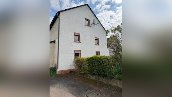 Niederscheidweiler: Reizendes Bauernhaus mit Nebengebäude und Scheune, 54533 Niederscheidweiler