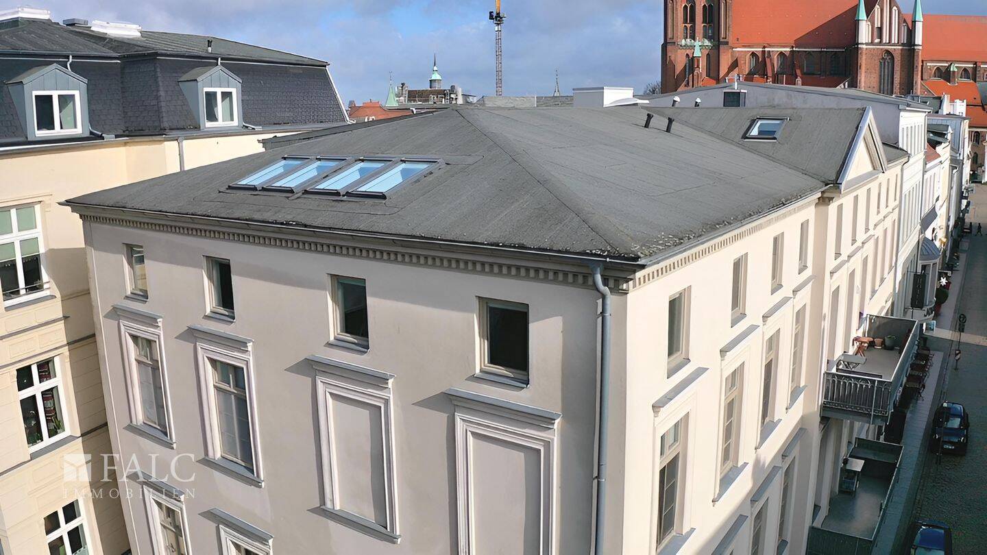 ***Stilvolle Eigentumswohnung im Dachgeschoss mit offenem Wohnkonzept und Balkon***, 19055 Schwerin