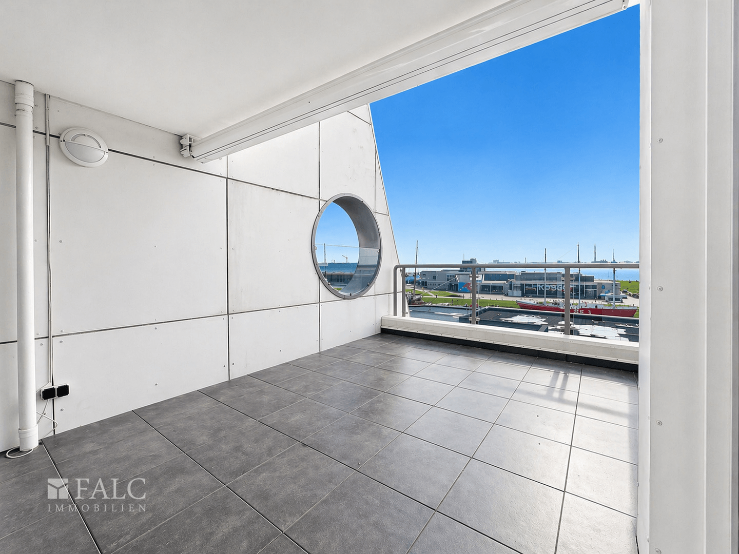 Top Lage direkt an der Weser – Penthouse-Feeling zum verlieben!, 27568 Bremerhaven (Lehe Mitte Überseehafen)