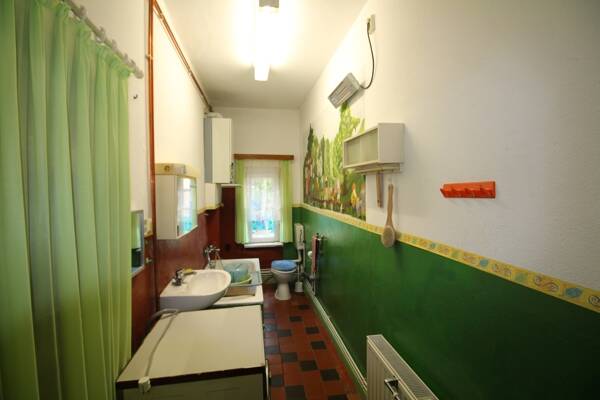 Doppelhaushälfte in ruhiger Lage mit großem Garten und Garage, 39444 Hecklingen
