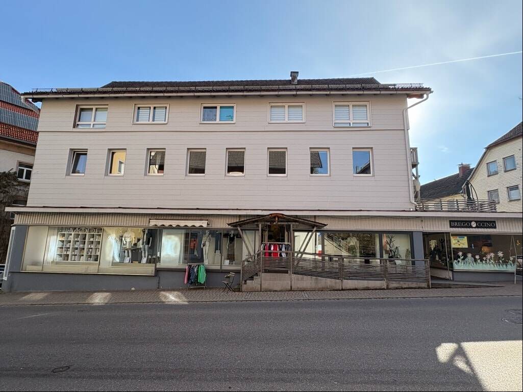 Gepflegtes Mehrfamilienhaus mit Gewerbeeinheiten, 78120 Furtwangen im Schwarzwald